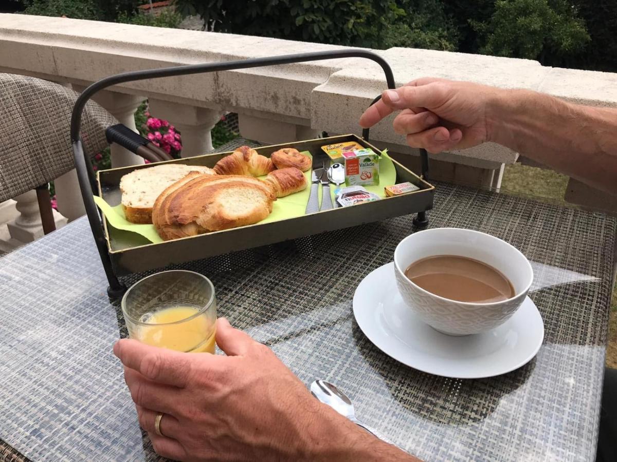 A La Villa Perroy Les Chambres Sont Spacieuses Et Les Petit-Dejeuners Offerts Dunkirk Luaran gambar